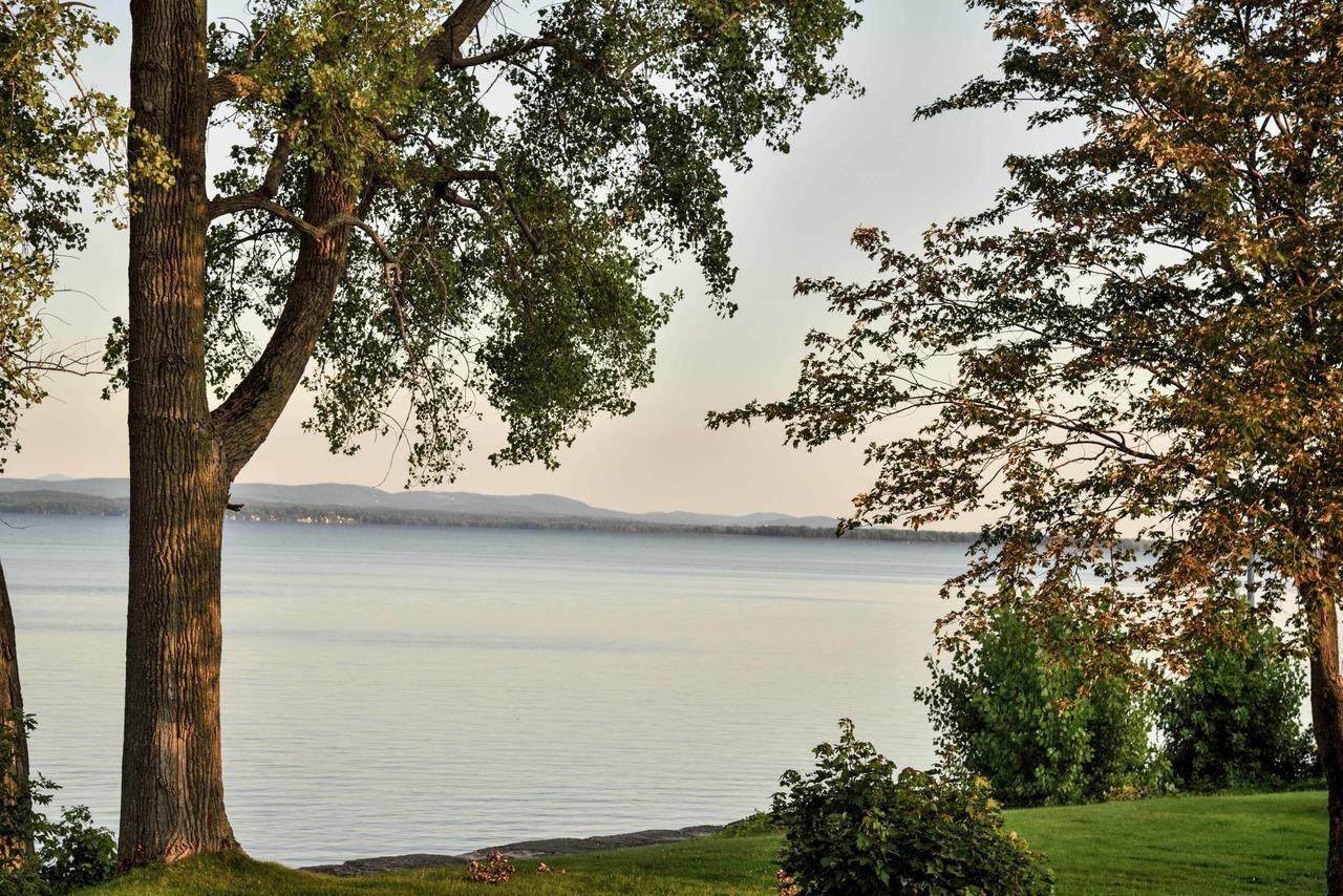 La Cache Du Lac Champlain Venise en Quebec Bagian luar foto